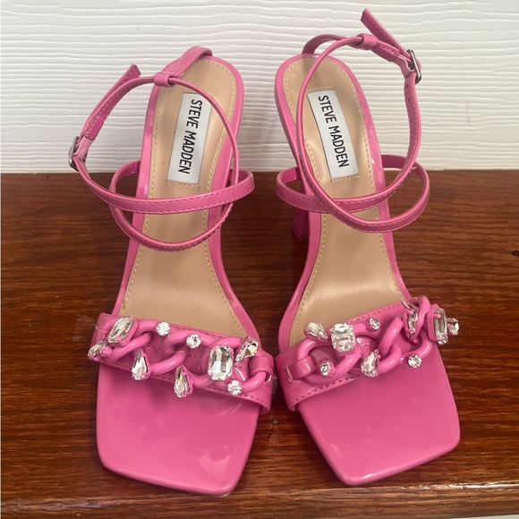 Steve Madden Shoes - Steve Madden beautiful pink sandal